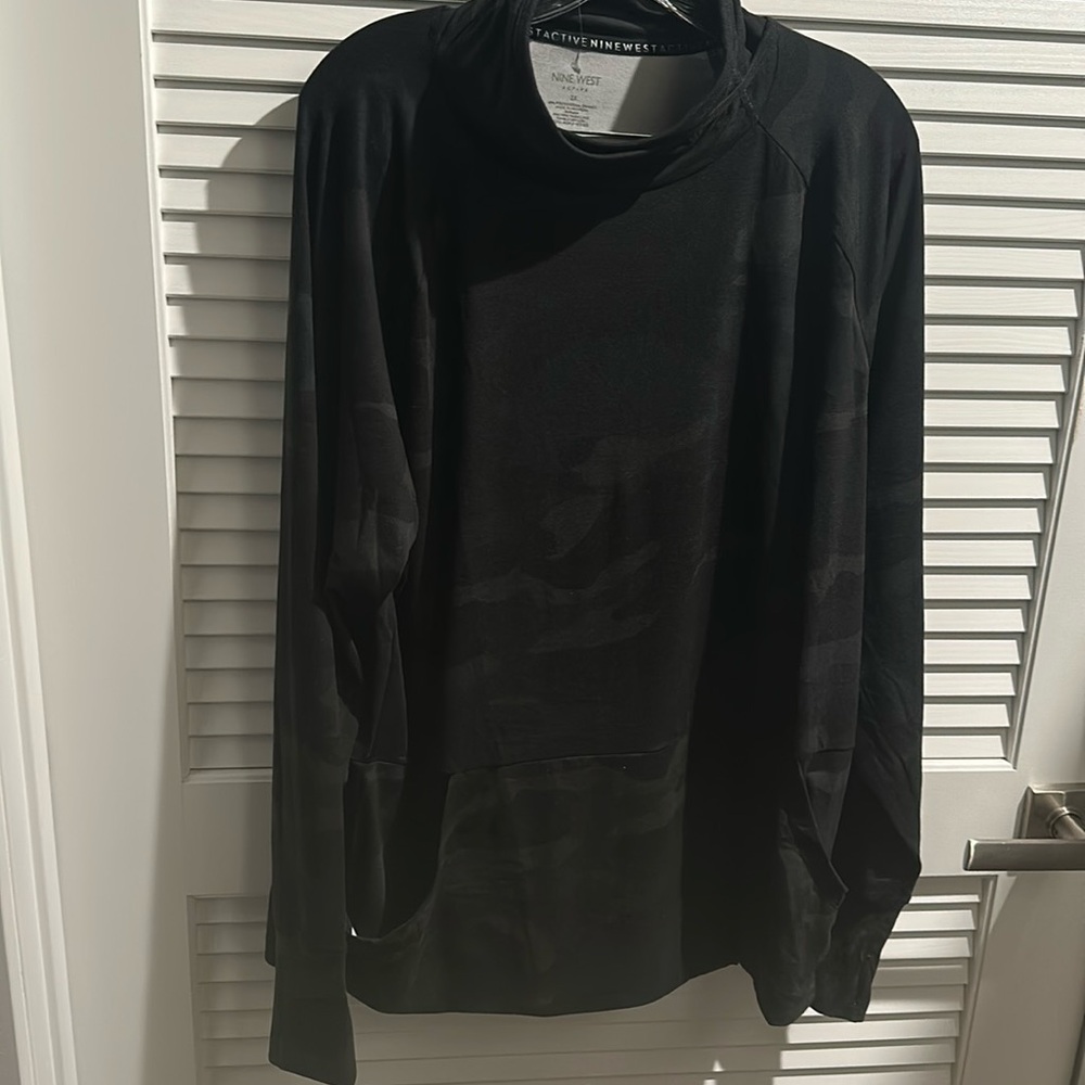 NWT Nine West Active Mock Neck Activity Top with thumb hole in sleeves.